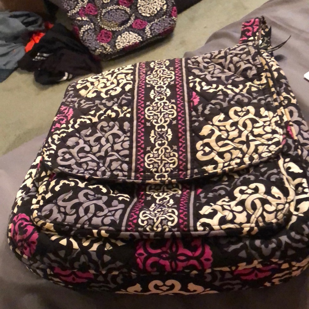 Vera Bradley mail bag Canterberry Magenta